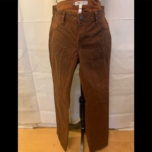 Jennifer Lopez Brown Jeans. Size 6. Straight leg